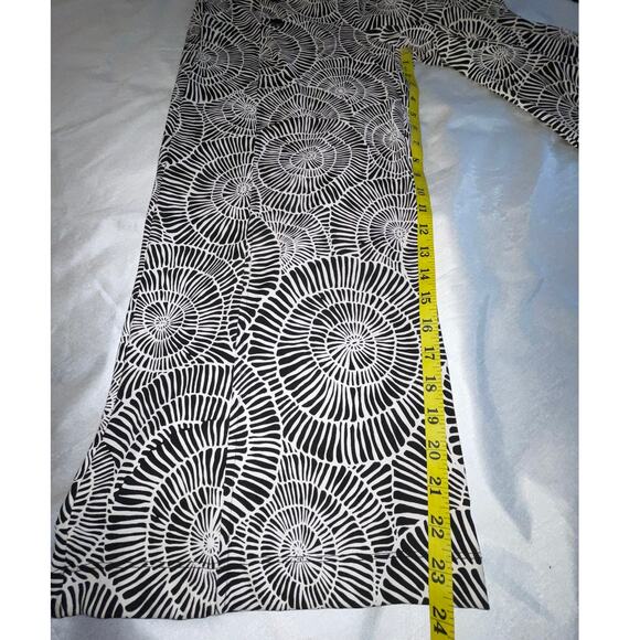 Robert Lewis Sea Shell Pattern Pants - Women's Size M - Lots of Stretch - Picture 8 of 10
